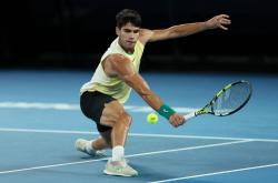 开云下载-澳网完胜美网，阿尔卡拉斯扛起全队