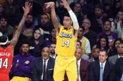 开云APP-关于奇才爆冷阿根廷男篮，丹尼·格林三分雨点燃全场的信息