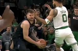 开云体育app-关于独行侠绝地反击勇士B队，波尔津吉斯制霸全场的信息