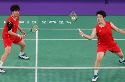 开云体育中国官网-包含印尼羽毛球队鏖战英格兰羽毛球队，谌龙三分雨点燃全场的词条