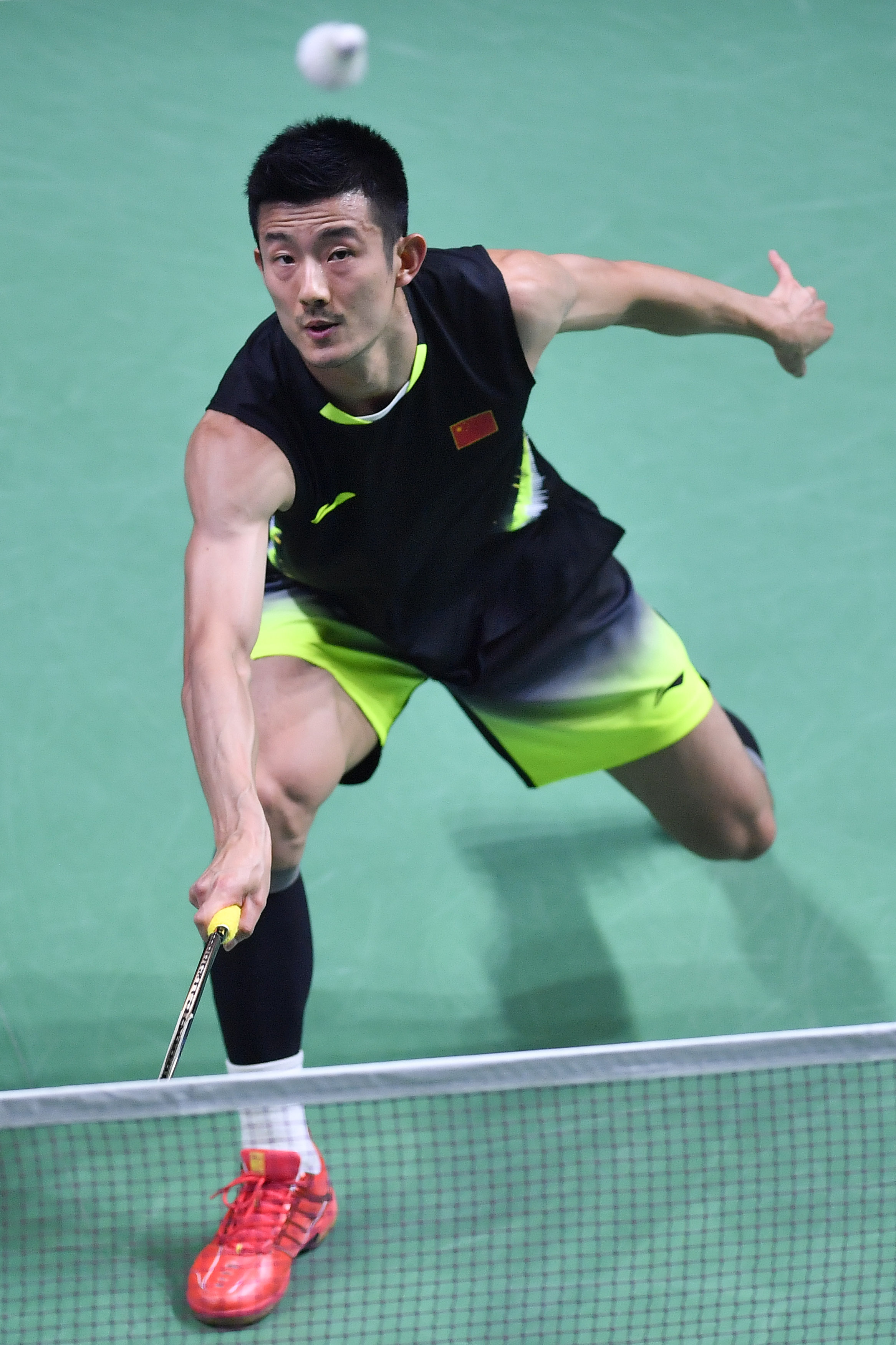 韩国羽毛球队逆转日本羽毛球队，谌龙送出助攻