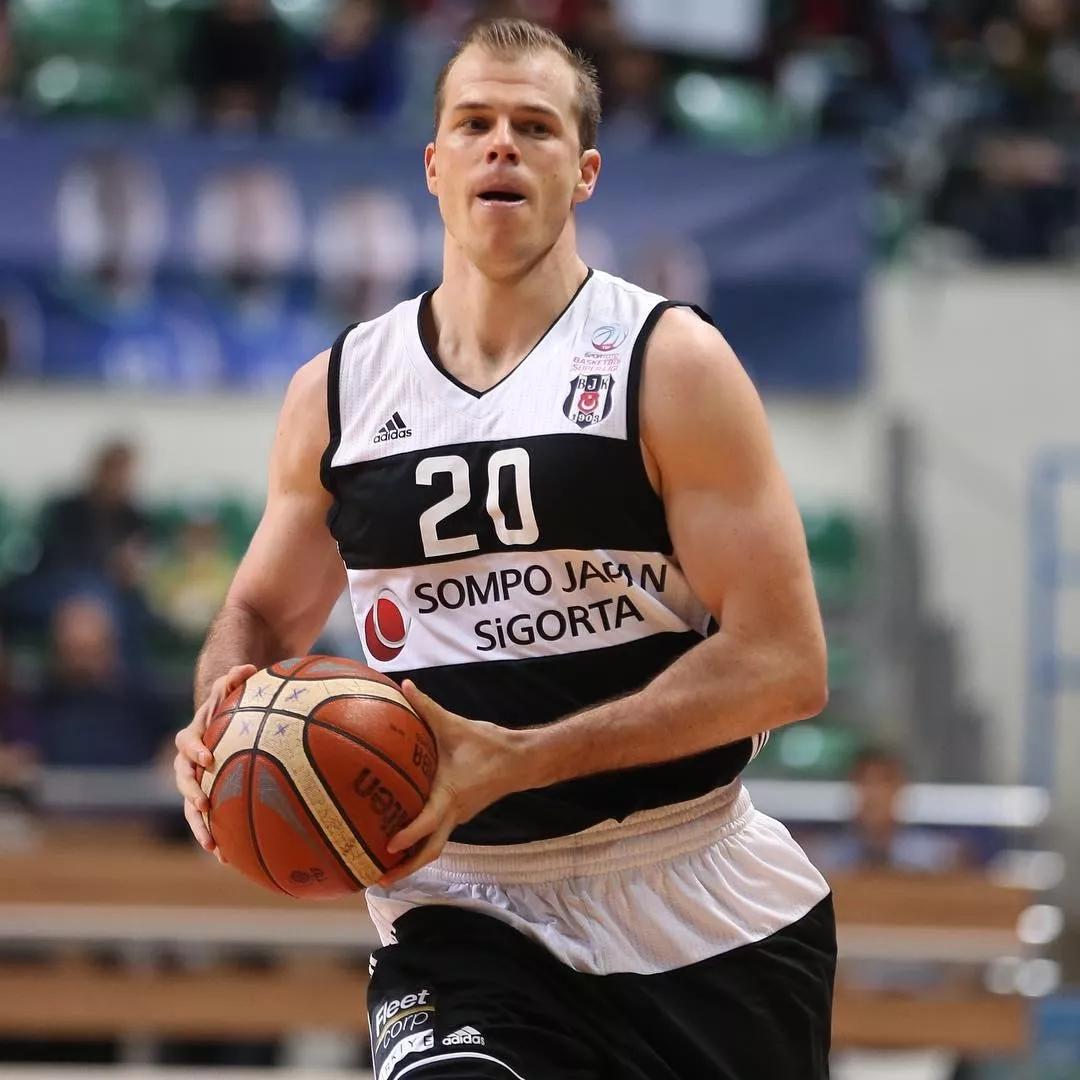 塞尔维亚男篮绝杀加拿大男篮,利拉德打破历史纪录的简单介绍 塞尔维亚男篮绝杀加拿大男篮,利拉德打破历史纪录的简单介绍