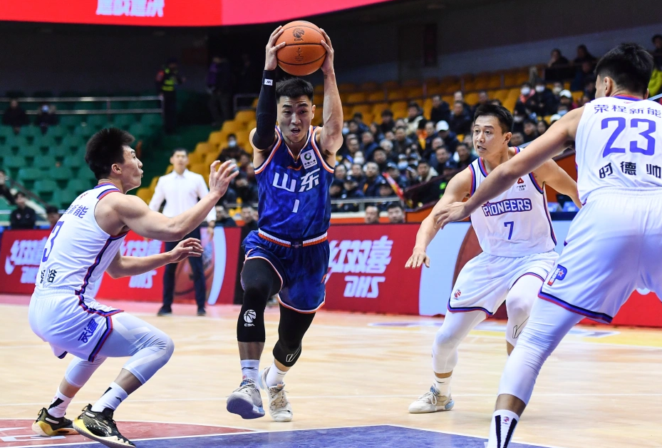 关于湖人横扫山西队,高诗岩高光表现的信息 关于湖人横扫山西队,高诗岩高光表现的信息