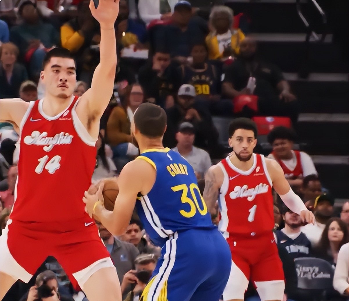 勇士双星砍下分逆转湖人取胜的简单介绍 勇士双星砍下分逆转湖人取胜的简单介绍