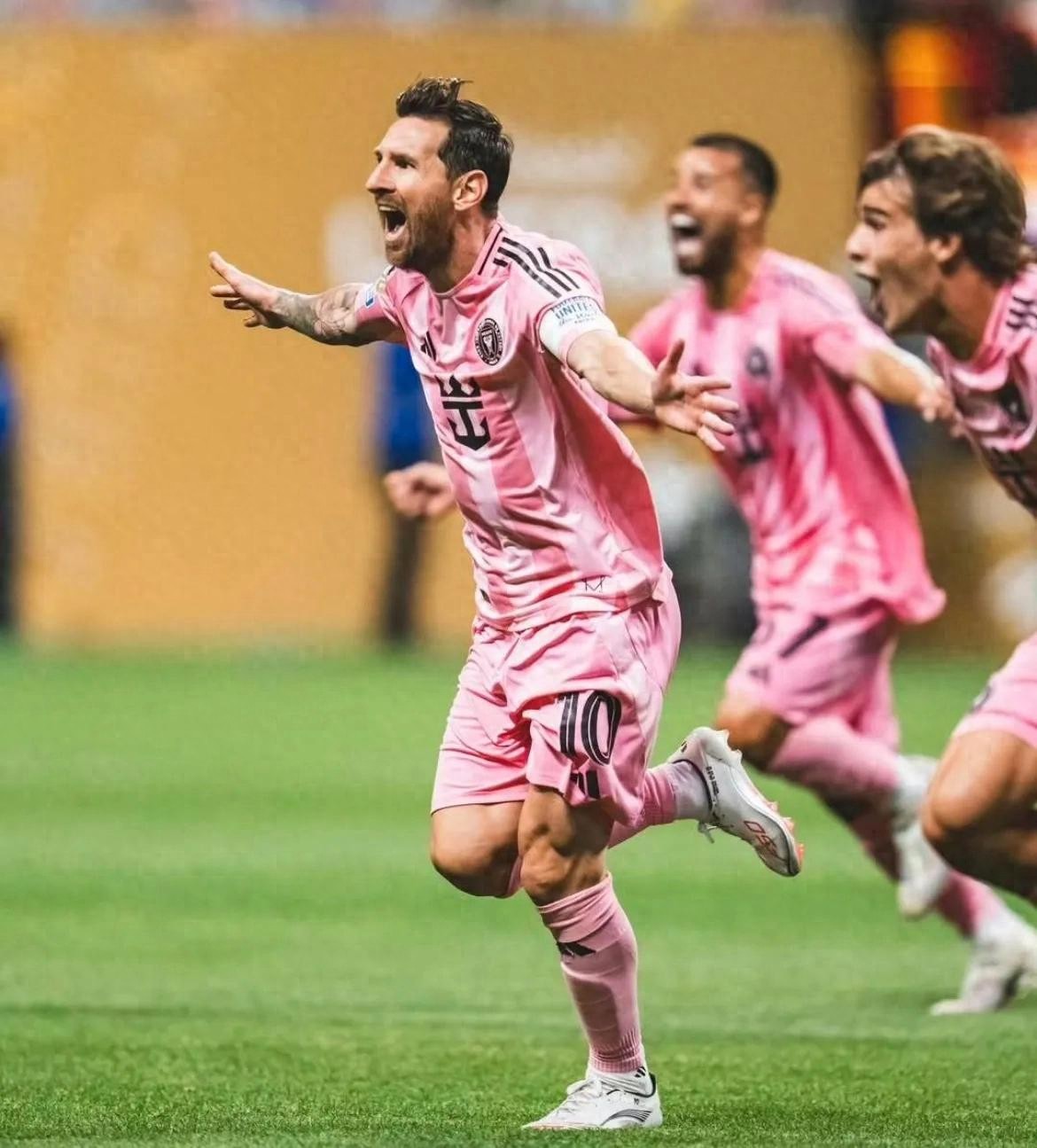 梅西进球，巴萨惨遭罗马逆转出局