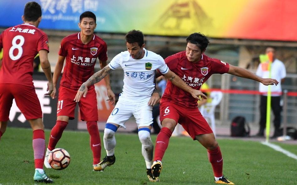 争分夺秒:上海上港逼平广州恒大,积分榜紧咬的简单介绍 争分夺秒:上海上港逼平广州恒大,积分榜紧咬的简单介绍