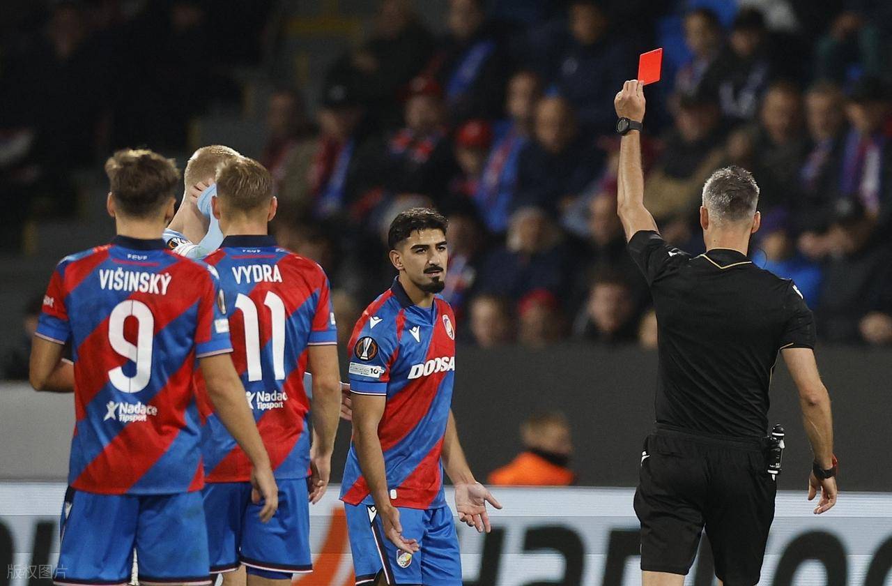 关于比尔森本轮状态火爆,引领球队取得胜利的信息 关于比尔森本轮状态火爆,引领球队取得胜利的信息