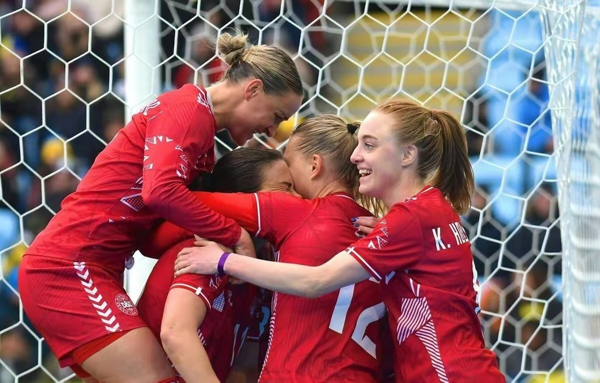 丹麦女足惨遭逆转，小组赛两连败