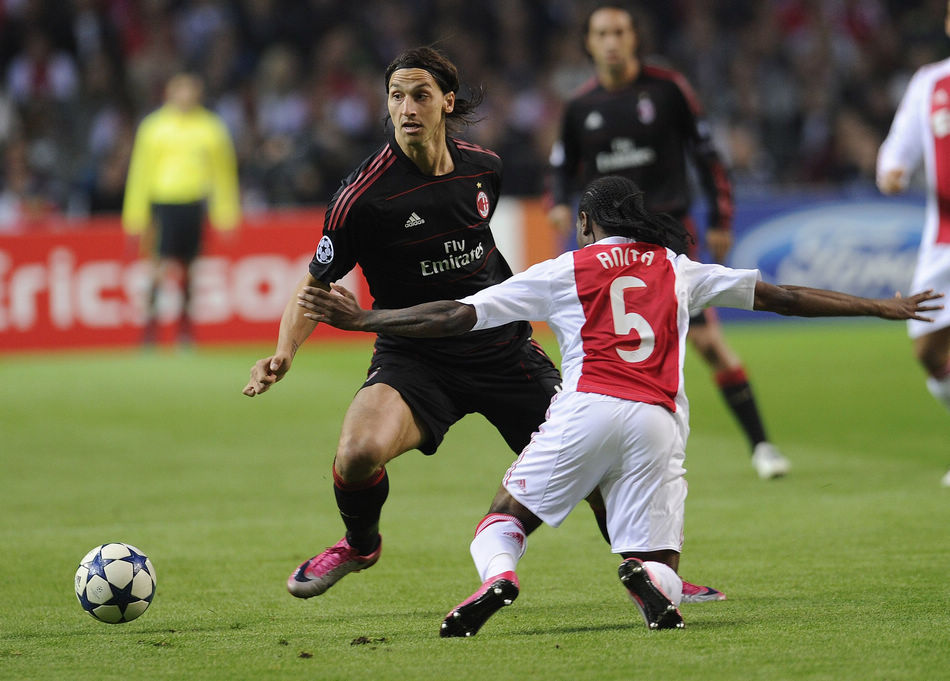 关于阿贾克斯横扫AC米兰荷兰人的浪漫欧冠之旅的信息