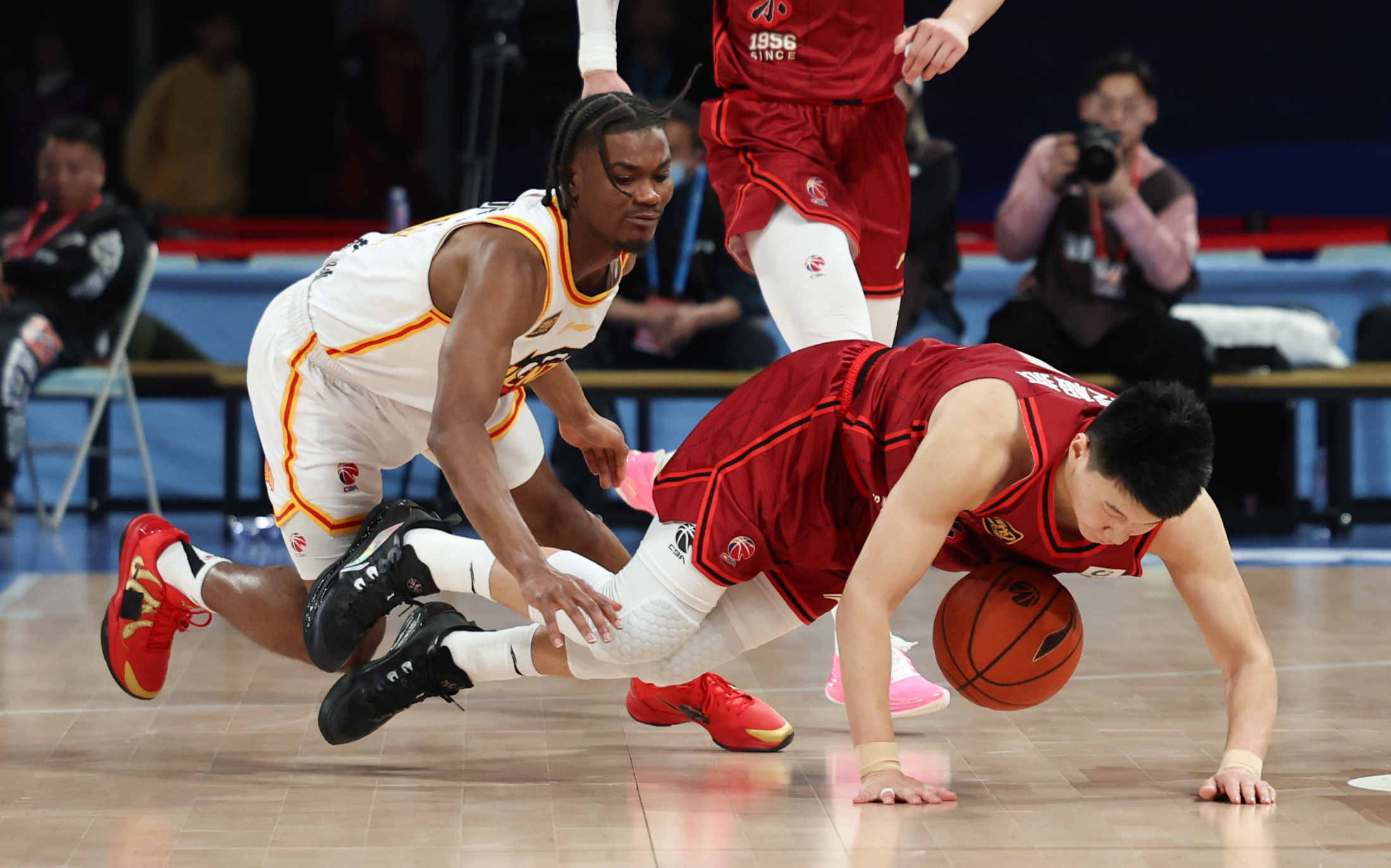 关于CBA联赛出现劣迹斑斑球队，遭遇一波连败的信息