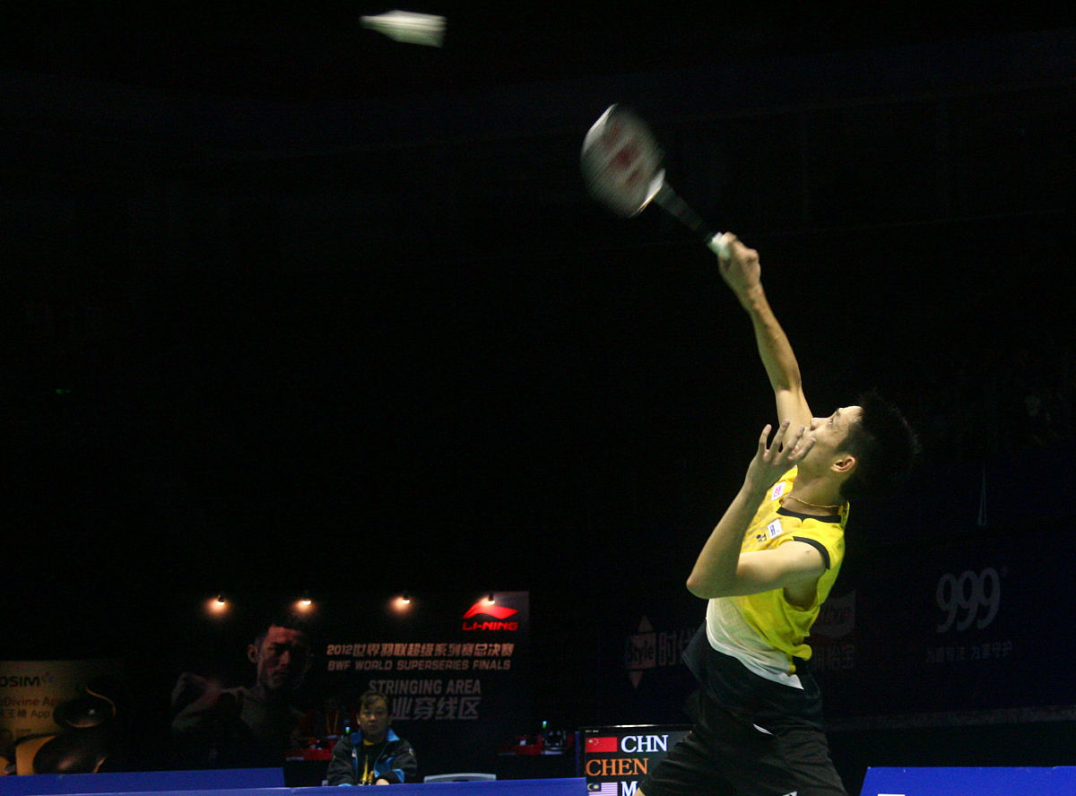 羽毛球混双半决赛打响，选手们奋力拼搏的简单介绍