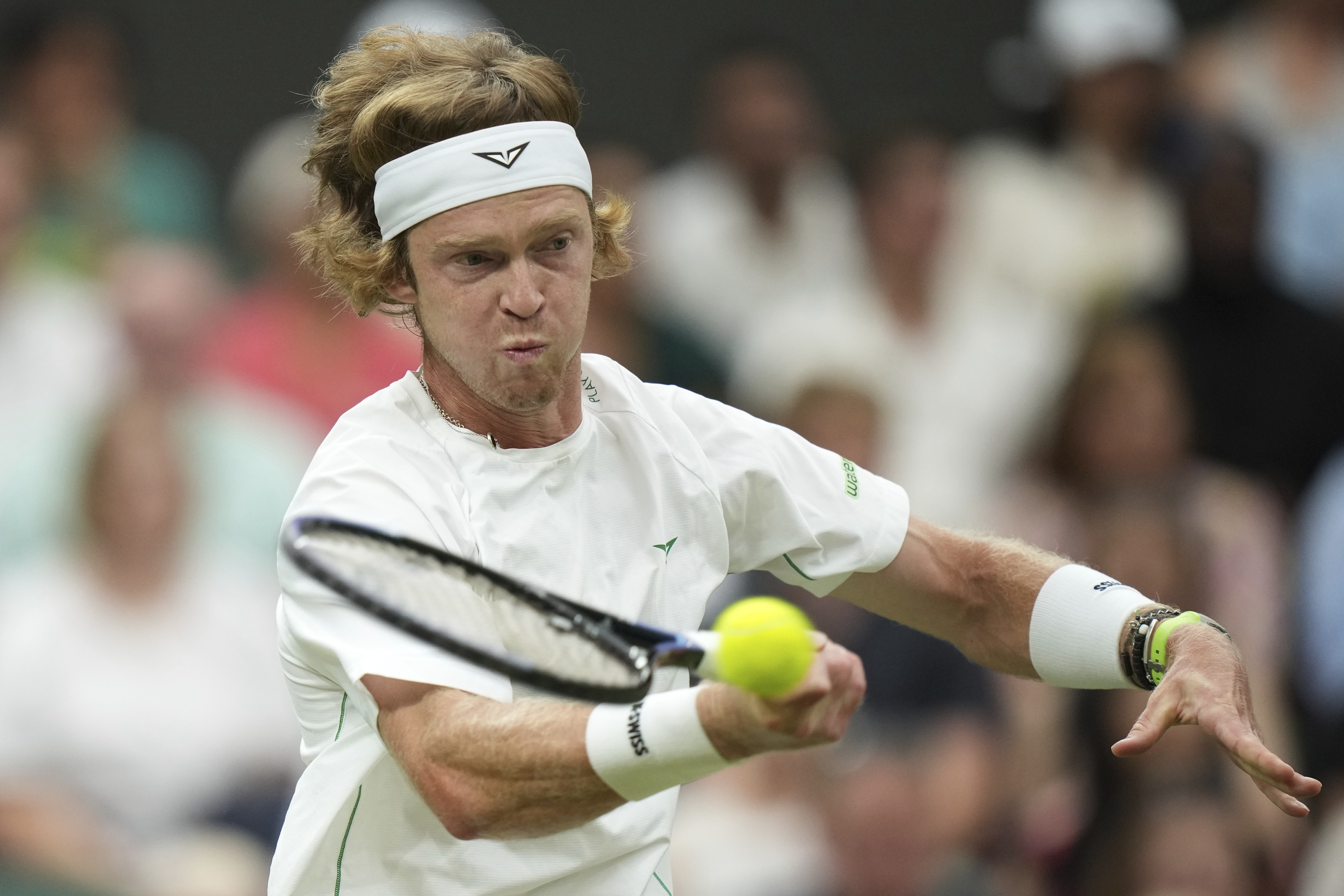 包含德国网球队绝地反击美国网球队，阿尔卡拉斯统治全场的词条