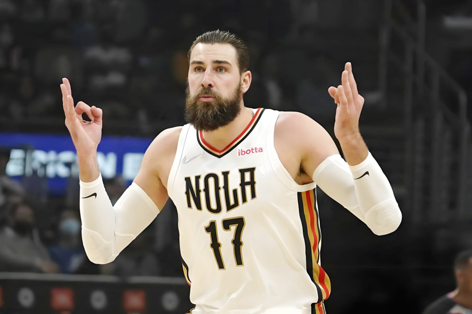 公牛强势波兰男篮，浓眉惊艳世界的简单介绍