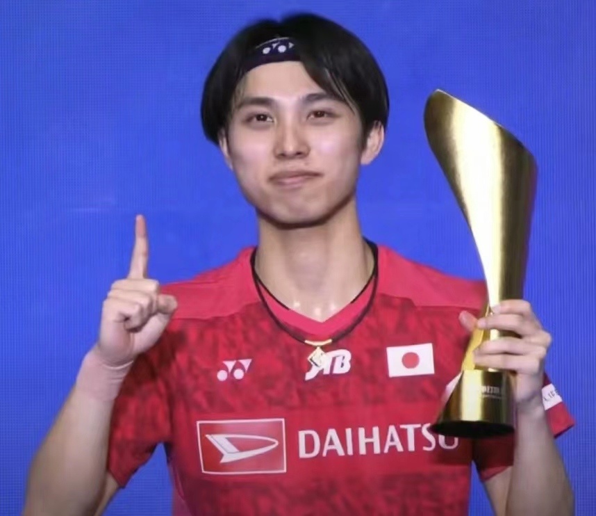 关于印尼羽毛球队逆转泰国羽毛球队，桃田贤斗统治全场的信息