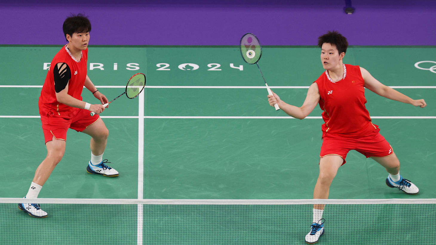 包含印尼羽毛球队鏖战英格兰羽毛球队，谌龙三分雨点燃全场的词条