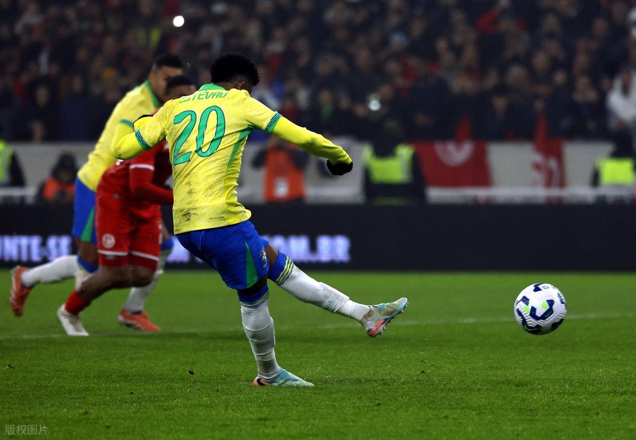 包含巴萨轻取切尔西，戈麦斯带队取胜的词条