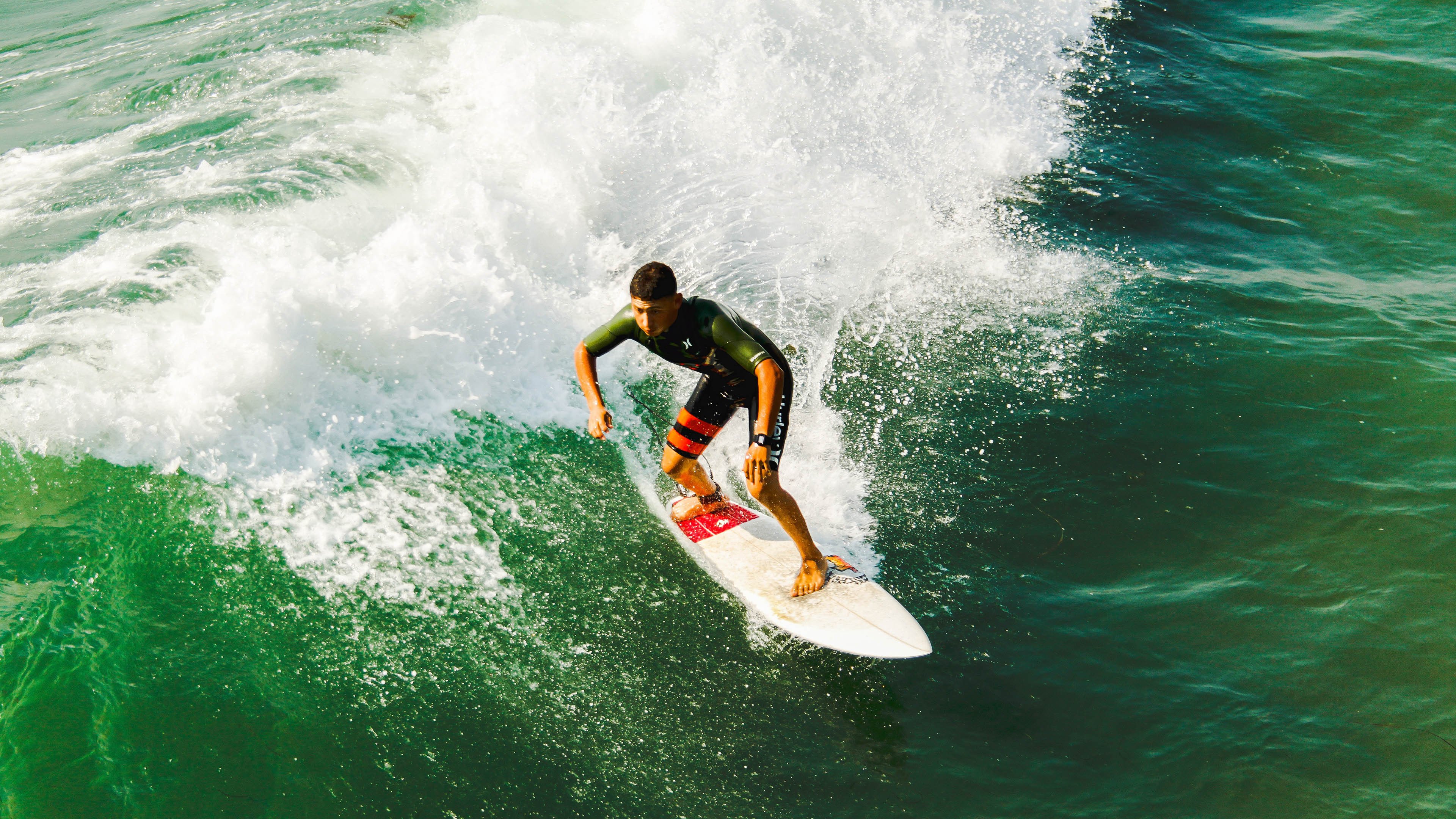 当塞内加尔在非洲之巅闪耀时，内马尔在巴黎的夜空划出王者的轨迹